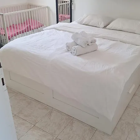 Bougainvilla Ground Floor Lägenhet